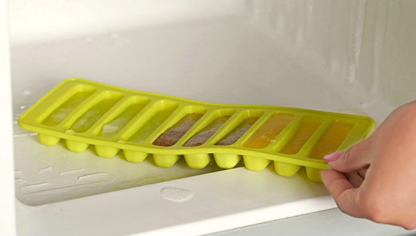 Silicone Ice Tray With Plastic Cover Cap