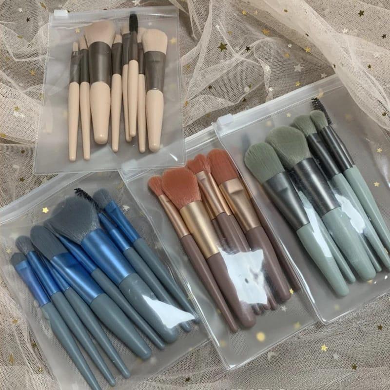 Blending makeup brush set